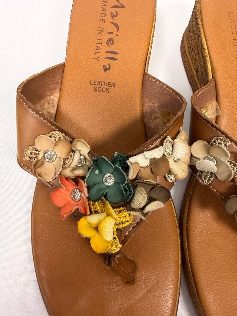 Mariella Made in Italy Floral Embellished Wedge Sandals Size 8M - Picture 2 of 5